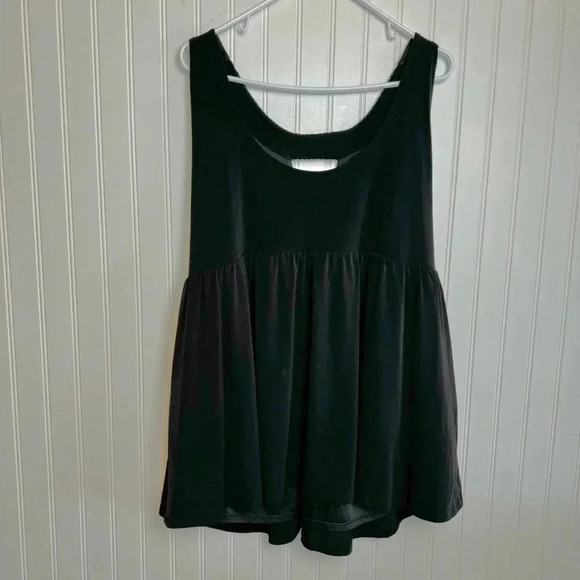 Torrid Black Babydoll Sleeveless Top Front Keyhole Sequin Detail Size 3X I28 - Picture 6 of 7